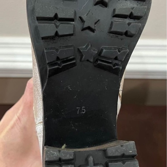 Dina True Booties - Picture 4 of 4